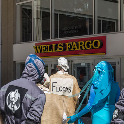 Dropping The Banner On Wells Fargo's Fossil Foolishness:May 18, 2022